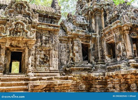 Yunlongshan Temple, Enigmatic Ancient Structures and Breathtaking Panoramic Views!