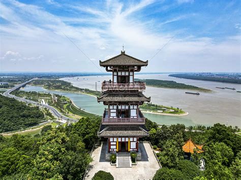  Ezhou Ancient Town - En charmig återblick i tiden med ett flertal historiska tempel!