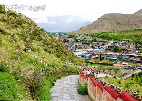  Gyatsa Drodzong - En mystisk fästning mitt i den tibetanska platån!