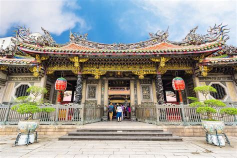  Longshan Temple Ruins - En mystisk plats fylld med historisk charm!