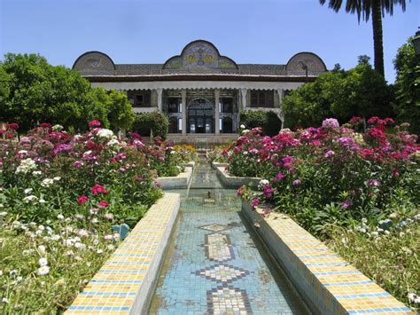  Narenjestan Gardens: En Scenisk Oas Av Aroma & Historik!