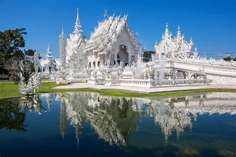  Wat Rong Khun, ett glittrande mirakel av modern buddhistisk arkitektur!